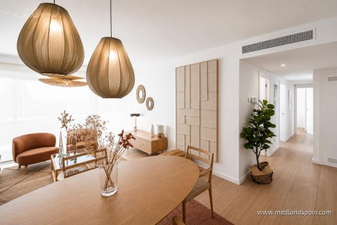Apartamento en venta en Estepona, Málaga, España 3 dormitorios, 105 m2 No. 129801 - foto 4