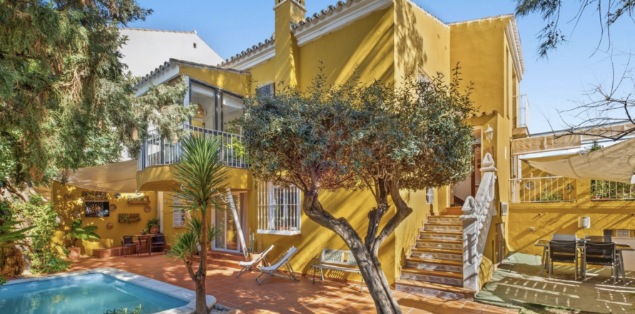 House Malaga, Spanien 4 Schlafzimmer, 259 m2 Nr. 128832