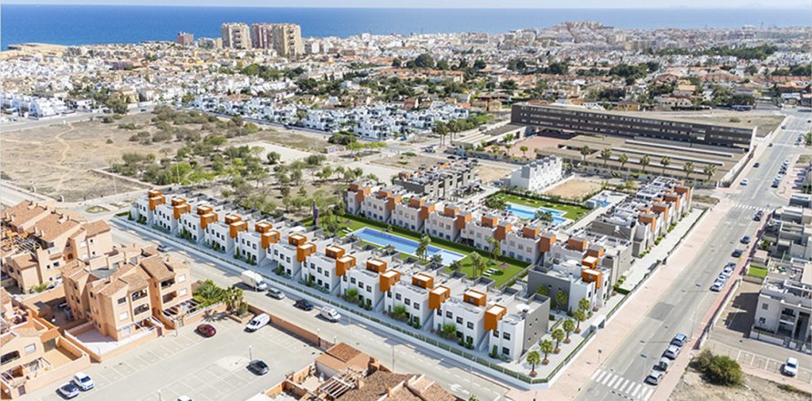 Apartamento Torrevieja, Alicante, España 2 dormitorios, 136 m2 No. 123224