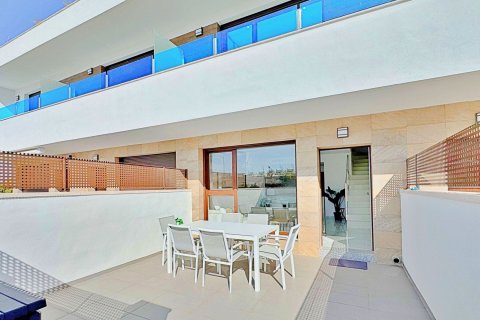 Casa adosada en venta Torrevieja, Alicante, España 3 dormitorios, 113 m2 No. 131892 - foto 3