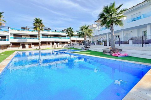 Casa adosada en venta Torrevieja, Alicante, España 3 dormitorios, 113 m2 No. 131892 - foto 1