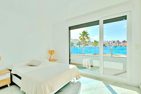 Casa adosada en venta Torrevieja, Alicante, España 3 dormitorios, 113 m2 No. 131892 - foto 15