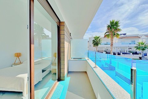 Casa adosada en venta Torrevieja, Alicante, España 3 dormitorios, 113 m2 No. 131892 - foto 14