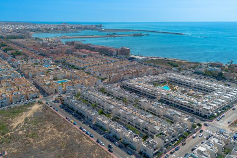 Apartment à vendre Torrevieja, Alicante, Espagne, 2 chambres, 70 m2 No. 131771 - photo 4