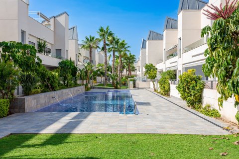 Apartment à vendre Torrevieja, Alicante, Espagne, 2 chambres, 70 m2 No. 131771 - photo 1