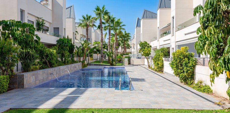 Apartment Torrevieja, Alicante, Espagne 2 chambres, 70 m2 No. 131771