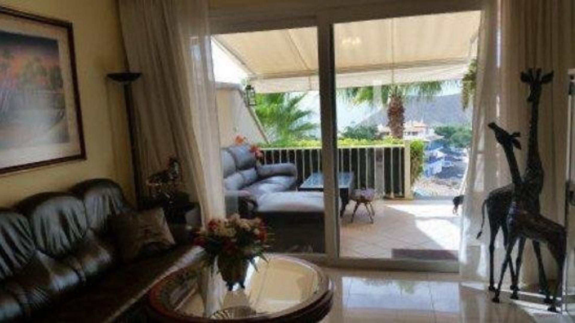 Kaupunkipientalo Chayofa, Tenerife, Espanja 2 makuuhuonetta, 80 m2 No. 121537