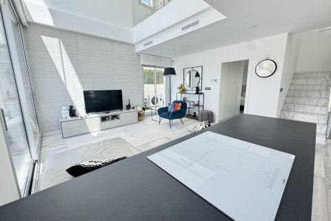 Villa for sale Cabo Roig, Alicante, Spain 4 bedrooms, 208 sq.m. No. 125676 - photo 8