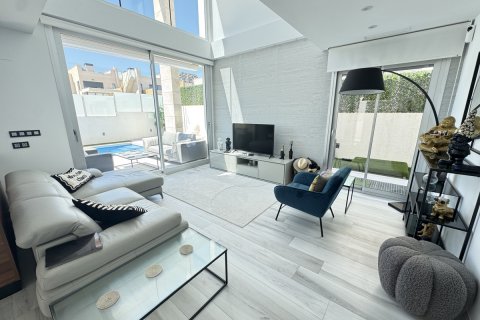 Villa for sale Cabo Roig, Alicante, Spain 4 bedrooms, 208 sq.m. No. 125676 - photo 6