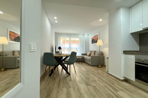 Huoneisto vuokrattavana Alicante, Espanja, 1 makuuhuone, 42 m2 No. 130641 - kuva 1