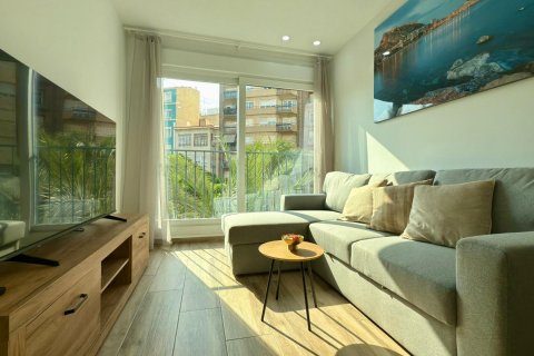 Dzīvoklis īrēšanai Alicante, Spānijā 1 istaba, 45 m2 Nr. 130643 - attēls 1