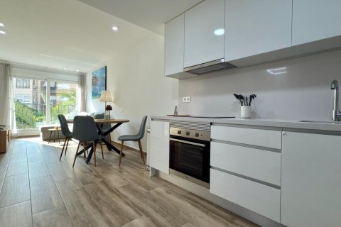Dzīvoklis īrēšanai Alicante, Spānijā 1 istaba, 45 m2 Nr. 130643 - attēls 13