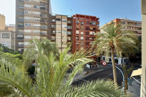 Dzīvoklis īrēšanai Alicante, Spānijā 1 istaba, 45 m2 Nr. 130643 - attēls 18