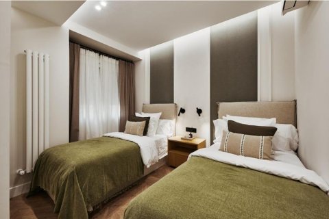 Apartment for sale Madrid, Spain 3 bedrooms, 141 sq.m. No. 130638 - photo 16