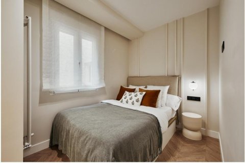 Apartment for sale Madrid, Spain 3 bedrooms, 141 sq.m. No. 130638 - photo 19