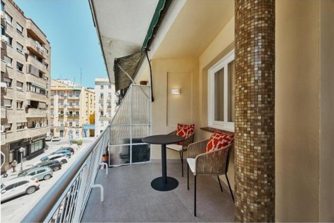 Apartment for sale Madrid, Spain 3 bedrooms, 141 sq.m. No. 130638 - photo 25