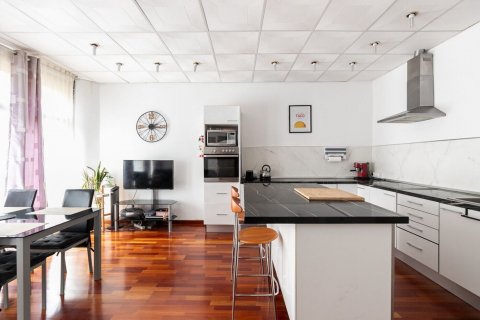 Продажа квартиры Барселона, Испания 2 спальни, 115м2 №132835 - фото 3