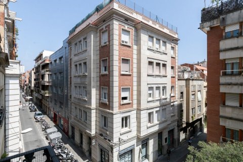 Продажа квартиры Барселона, Испания 2 спальни, 115м2 №132835 - фото 17