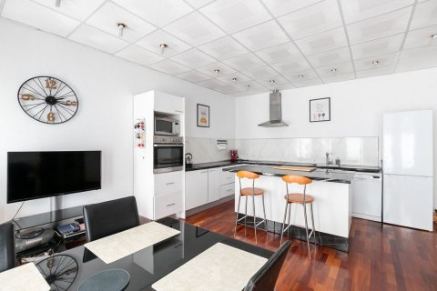 Продажа квартиры Барселона, Испания 2 спальни, 115м2 №132835 - фото 4