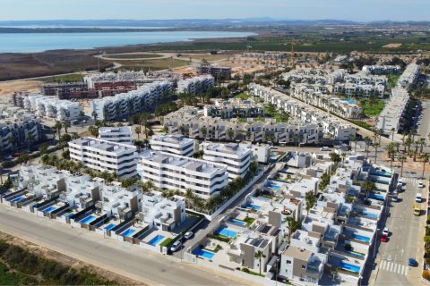 Продажа квартиры в Гуардамар-дель-Сегура, Аликанте, Испания 2 спальни, 78м2 №123535 - фото 1