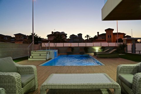 Villa zum Verkauf Dehesa De Campoamor, Alicante, Spanien 3 Schlafzimmer, 190 m2 Nr. 132233 - Foto 11