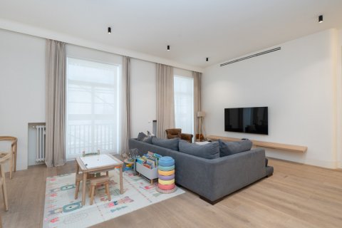 Apartment for sale Madrid, Spain 3 bedrooms, 175 sq.m. No. 122442 - photo 8