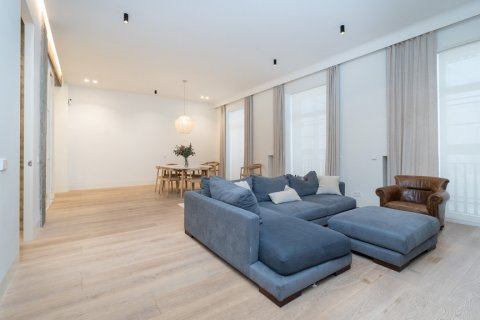 Apartment for sale Madrid, Spain 3 bedrooms, 175 sq.m. No. 122442 - photo 30