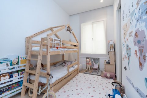 Apartment for sale Madrid, Spain 3 bedrooms, 175 sq.m. No. 122442 - photo 21