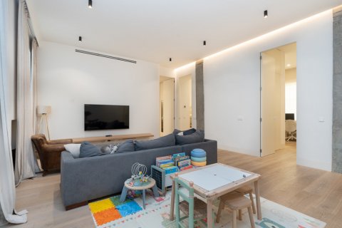 Apartment for sale Madrid, Spain 3 bedrooms, 175 sq.m. No. 122442 - photo 6