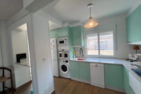 Huvila myytävänä Torrevieja, Alicante, Espanja, 2 makuuhuonetta, 85 m2 No. 131478 - kuva 12