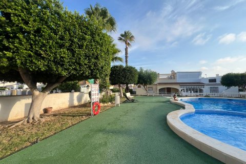 Huvila myytävänä Torrevieja, Alicante, Espanja, 2 makuuhuonetta, 85 m2 No. 131478 - kuva 21