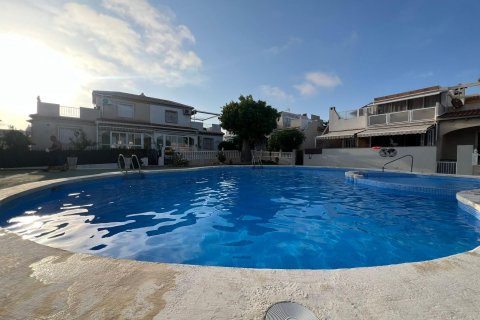 Huvila myytävänä Torrevieja, Alicante, Espanja, 2 makuuhuonetta, 85 m2 No. 131478 - kuva 5