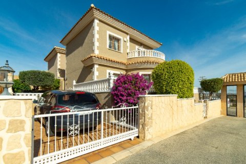 Villa till salu Los Altos, Alicante, Spanien 2 sovrum, 106 kvm. Nr. 128302 - foto 1