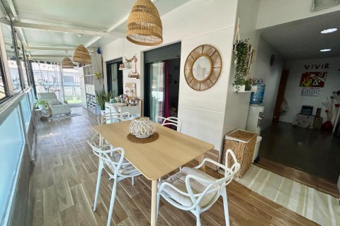 Продажа квартиры Эльче, Аликанте, Испания 3 спальни, 124м2 №122630 - фото 1
