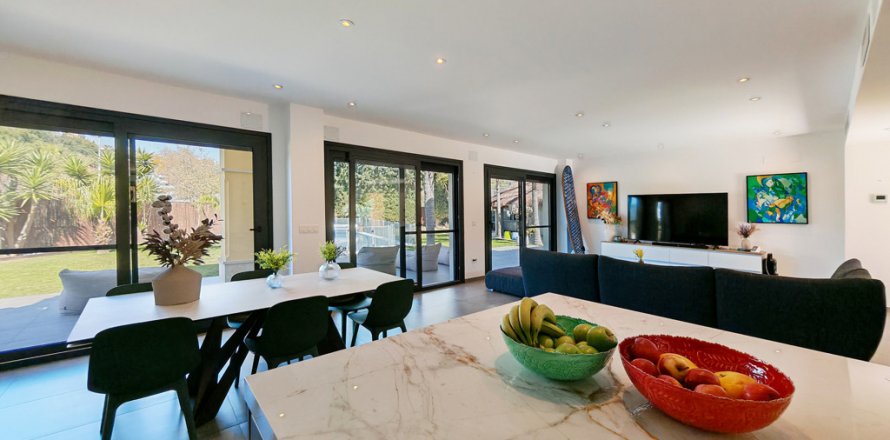 Villa Marbella, Malaga, Espagne 4 chambres, 310 m2 No. 129793