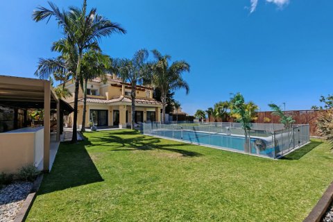 Villa à vendre Marbella, Malaga, Espagne, 4 chambres, 310 m2 No. 129793 - photo 12