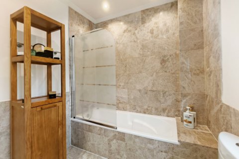 Villa à vendre Marbella, Malaga, Espagne, 4 chambres, 310 m2 No. 129793 - photo 15