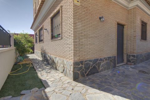 Villa for sale Almenara, Castellon, Spain 5 bedrooms, 265 sq.m. No. 131323 - photo 15