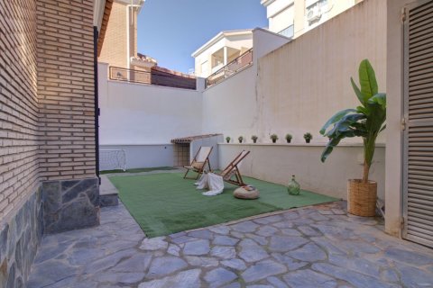 Villa for sale Almenara, Castellon, Spain 5 bedrooms, 265 sq.m. No. 131323 - photo 16