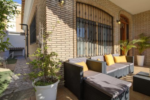 Villa for sale Almenara, Castellon, Spain 5 bedrooms, 265 sq.m. No. 131323 - photo 23