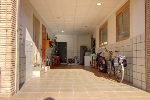 Villa for sale Almenara, Castellon, Spain 5 bedrooms, 265 sq.m. No. 131323 - photo 8