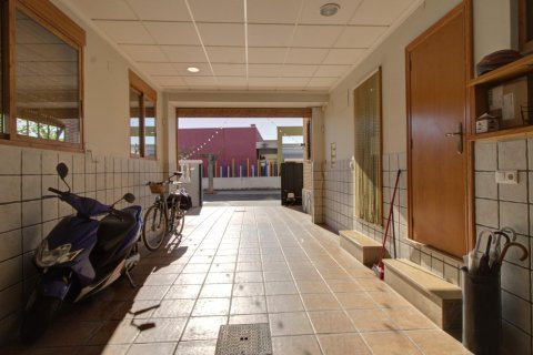 Villa for sale Almenara, Castellon, Spain 5 bedrooms, 265 sq.m. No. 131323 - photo 10