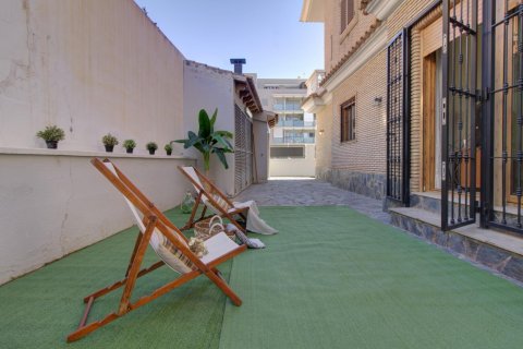 Villa for sale Almenara, Castellon, Spain 5 bedrooms, 265 sq.m. No. 131323 - photo 18