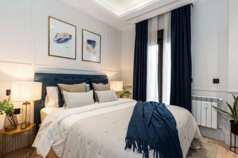 Apartment for sale Madrid, Spain 3 bedrooms, 229 sq.m. No. 122745 - photo 22