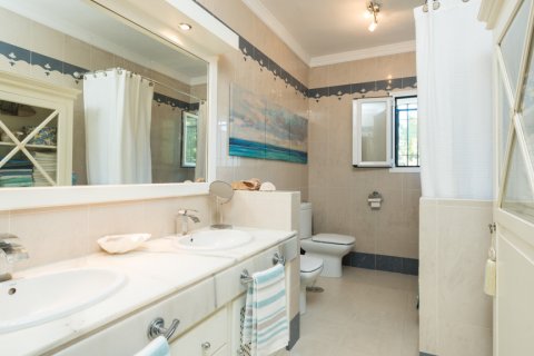House for sale Nueva Andalucia, Malaga, Spain 5 bedrooms, 323.25 sq.m. No. 122094 - photo 29