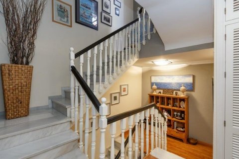 House for sale Nueva Andalucia, Malaga, Spain 5 bedrooms, 323.25 sq.m. No. 122094 - photo 9