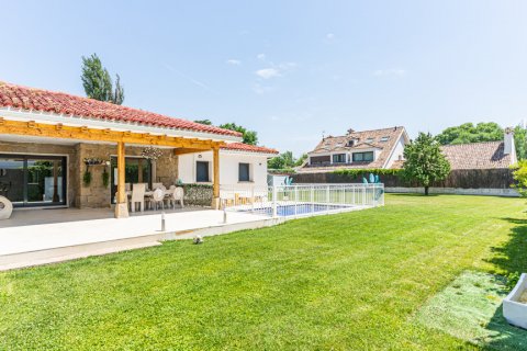 Продажа виллы Виллафранка дель Кастильо, Мадрид, Испания 4 спальни, 400м2 №122096 - фото 2