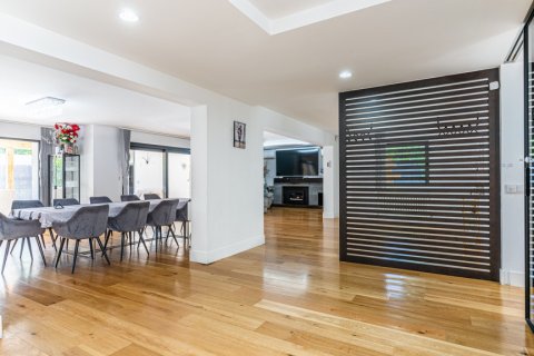 Продажа виллы Виллафранка дель Кастильо, Мадрид, Испания 4 спальни, 400м2 №122096 - фото 1