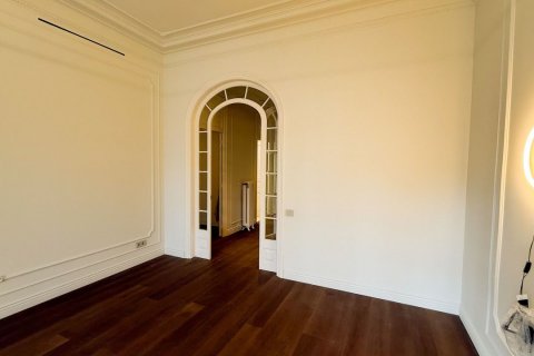 Apartment à vendre Barcelona, Espagne, 4 pièces, 200 m2 No. 122106 - photo 4
