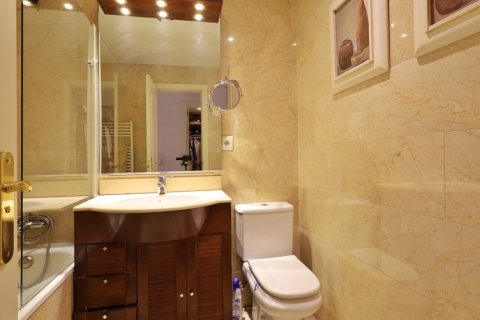 Продажа квартиры в Мадрид, Испания 4 спальни, 149м2 №122108 - фото 22